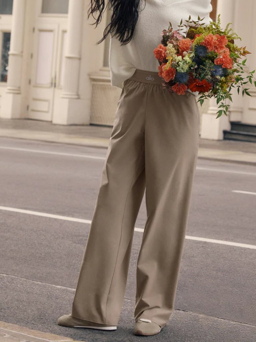 👑Alo Yoga Suit Up Trouser Gravel Color Regular 30-inch Inner Seam Length 🌟
